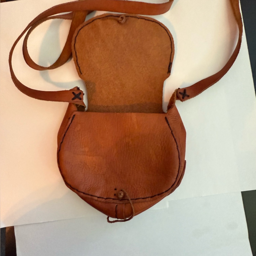 Handstiched Peruvian Brown Leather Crossbody Bag brand new - Picture 3 of 9